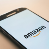 メガネブランドZoff、Amazonのバーチャル試着を導入